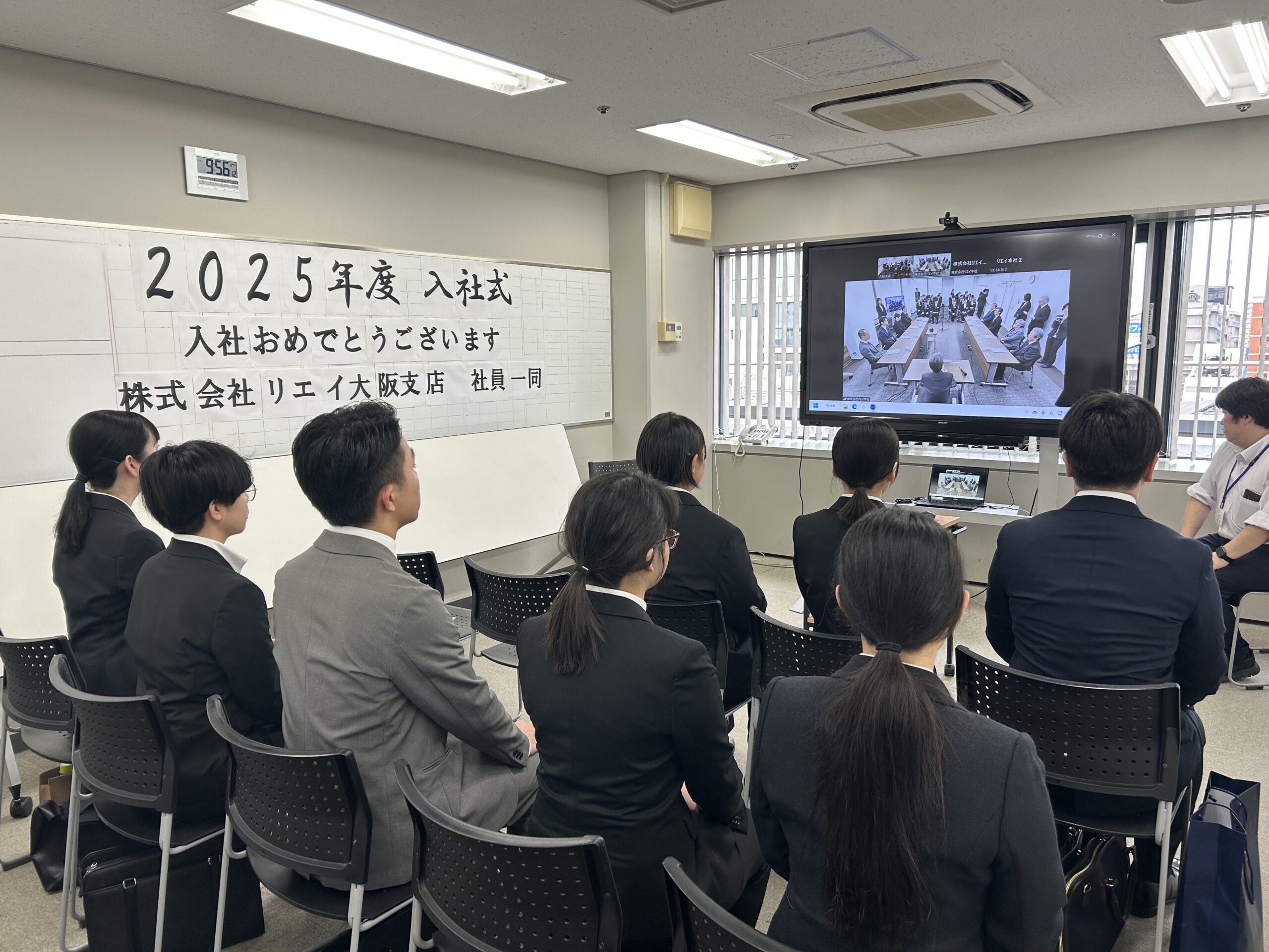 入社式（大阪支店）着席
