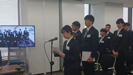入社式（新入社員代表挨拶）